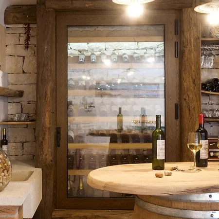 Willa Santa Domenica Near Porec With Play Room, Beautiful Tavern & Garden Labinci
