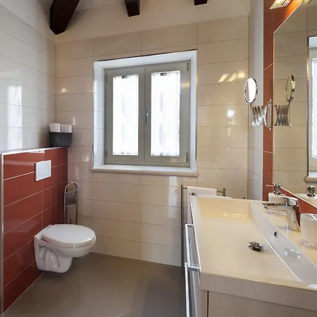 Willa Santa Domenica Near Porec With Play Room, Beautiful Tavern & Garden