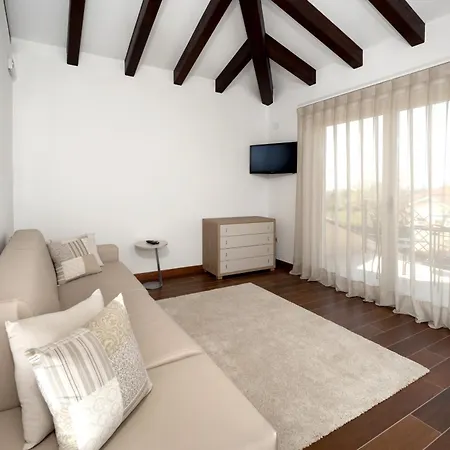 Santa Domenica Near Porec With Play Room, Beautiful Tavern & Garden