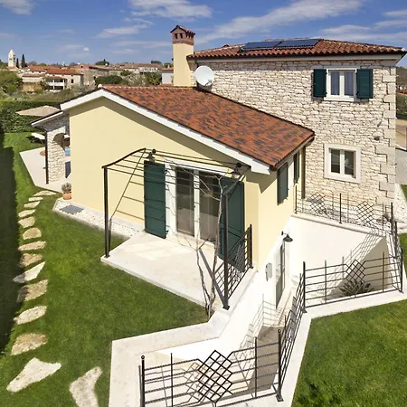 Willa Santa Domenica Near Porec With Play Room, Beautiful Tavern & Garden Labinci