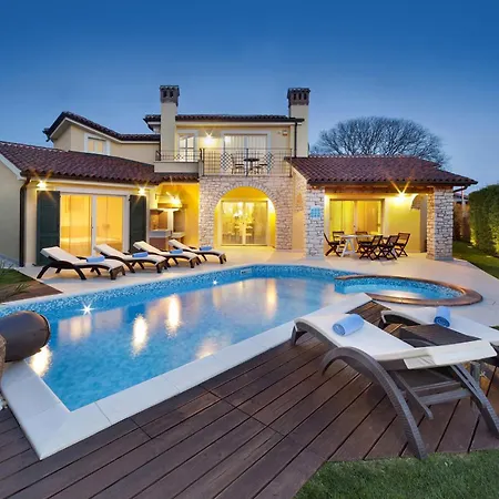 Santa Domenica Near Porec With Play Room, Beautiful Tavern & Garden Willa